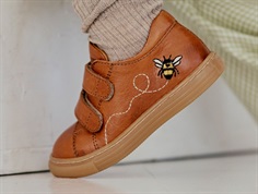 Angulus shoe cognac with bee